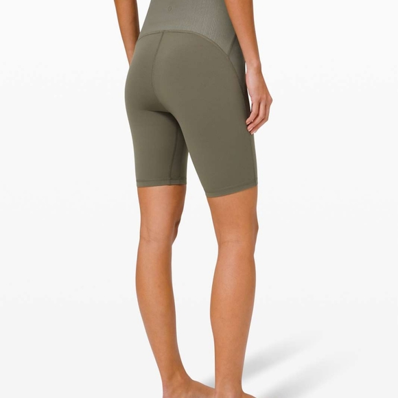 Lululemon Blissful Bend Super High-Rise Short 8" in Army Green Size 4 - Picture 5 of 11